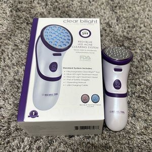 Michael Todd Beauty Clear Bilight with blue and red light plates.